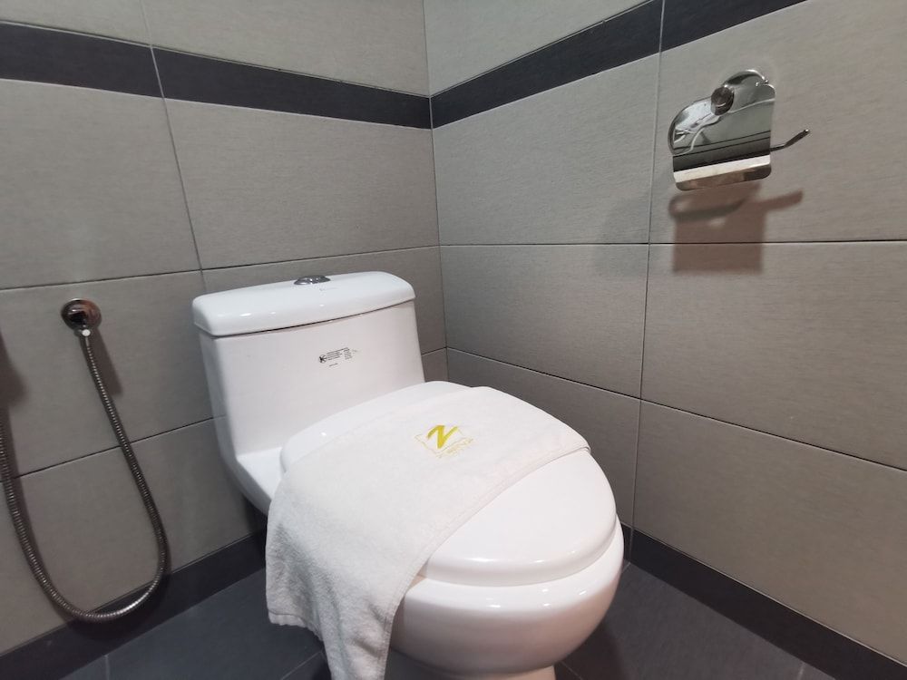 Zenz Hotel Twin Room 5