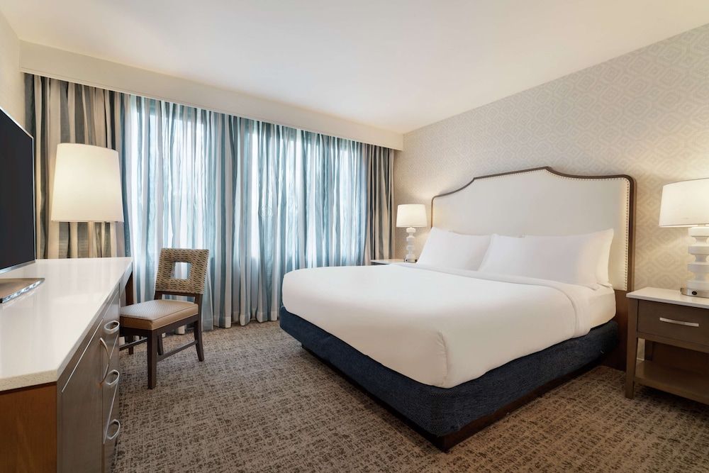 Room, 1 King Bed, Accessible (3x3 Shower)