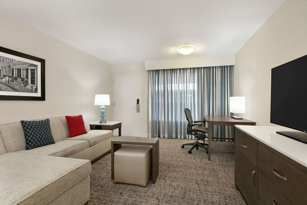 Room, 1 King Bed, Accessible, Bathtub (Mobility & Hearing)