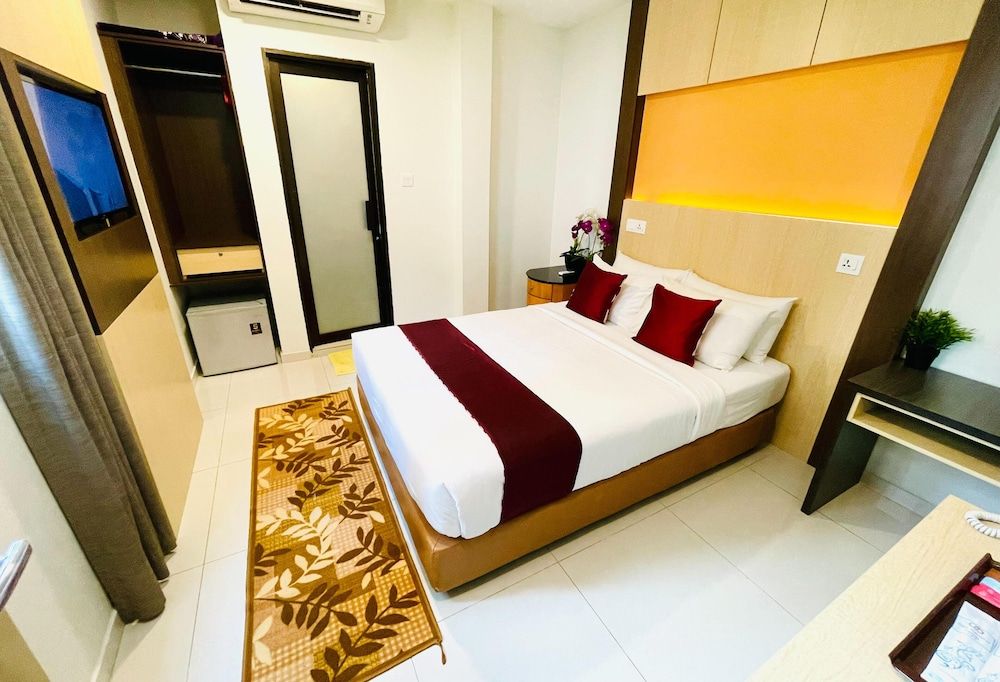 undefined City Central Hotel 9