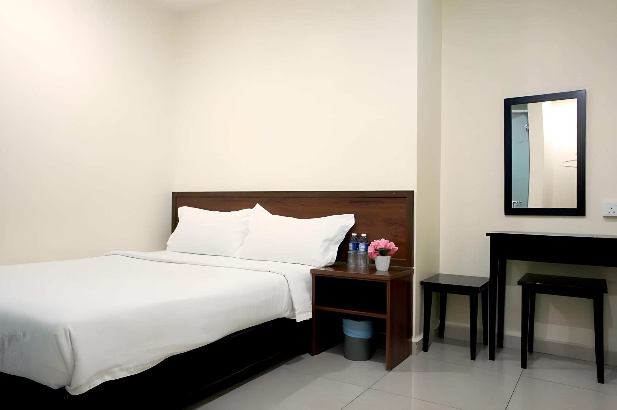 undefined Maple Inn 8