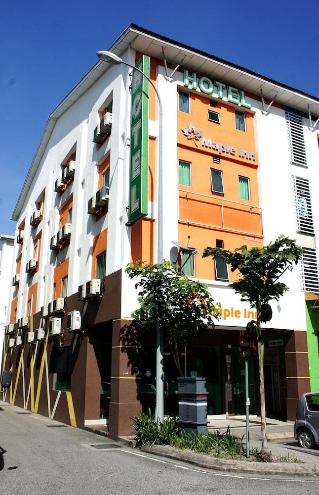 undefined Maple Inn 4