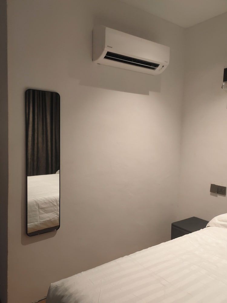 Empire Hotels & Resorts Executive Double Room 2