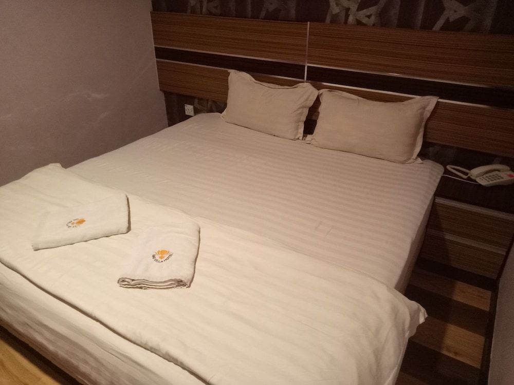 Sai Villa Hotel Deluxe King 2