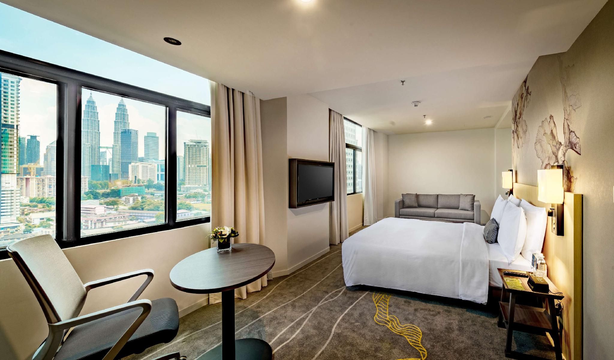 1 Queen Bed Deluxe Room With Klcc View