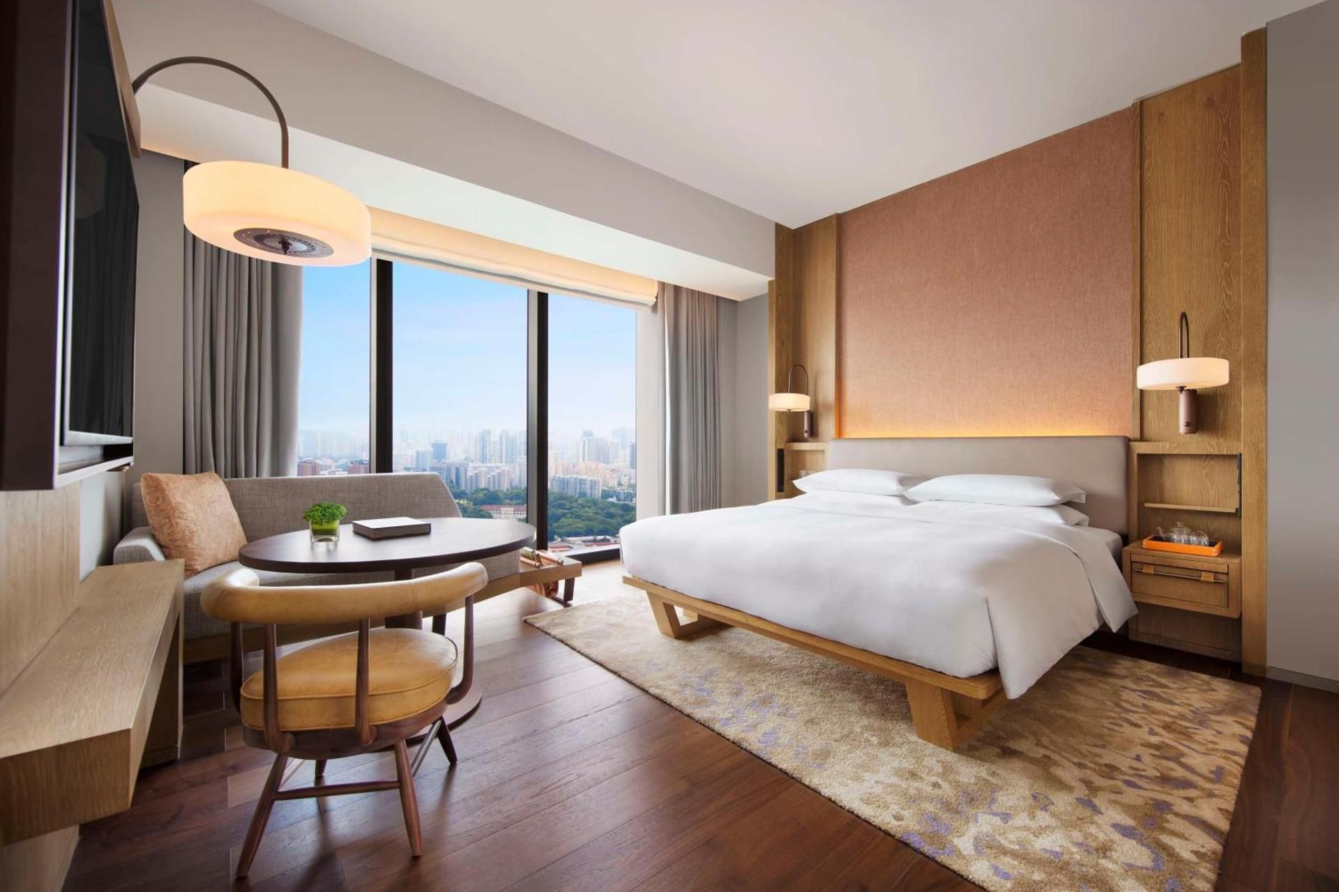1 King Bed With City View