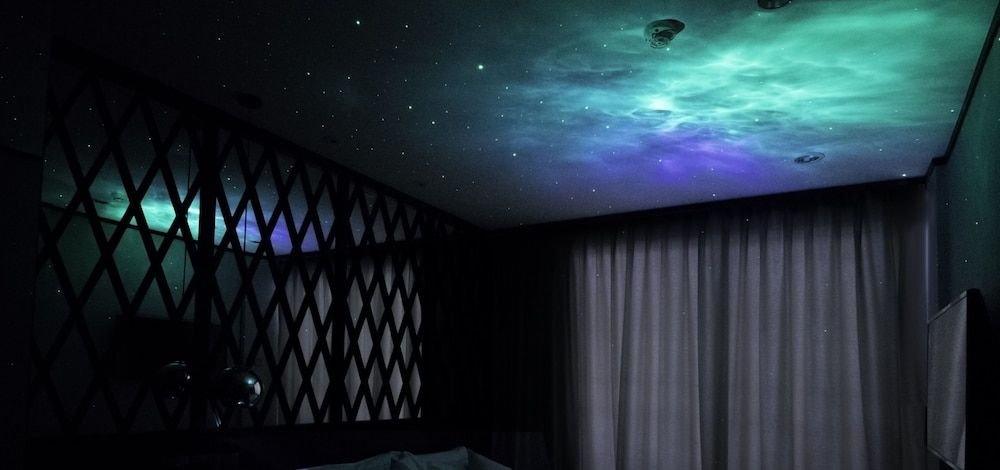 Hotel NuVe Urbane Deluxe Double Room, No Windows 7