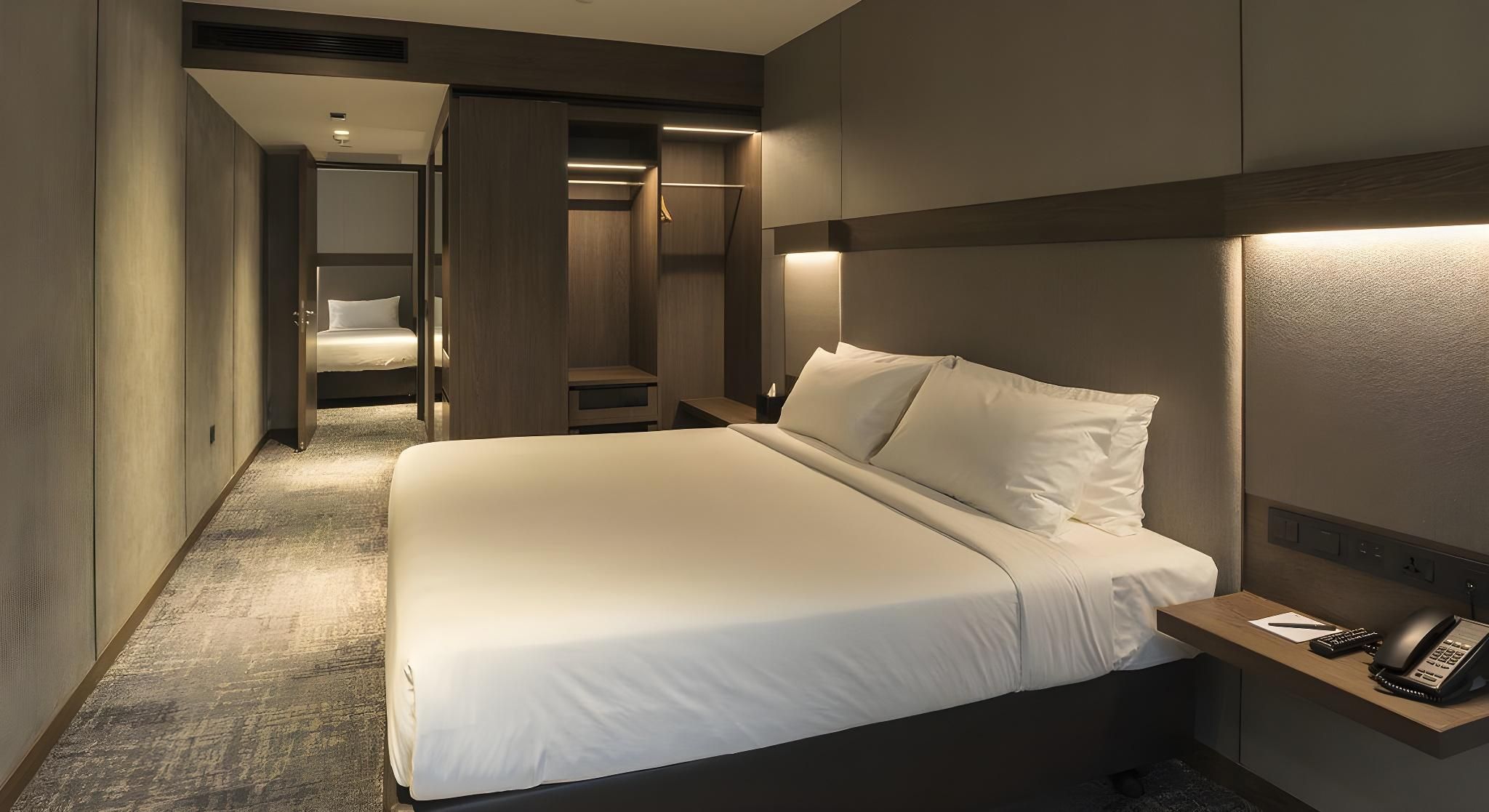 Deluxe King Room
