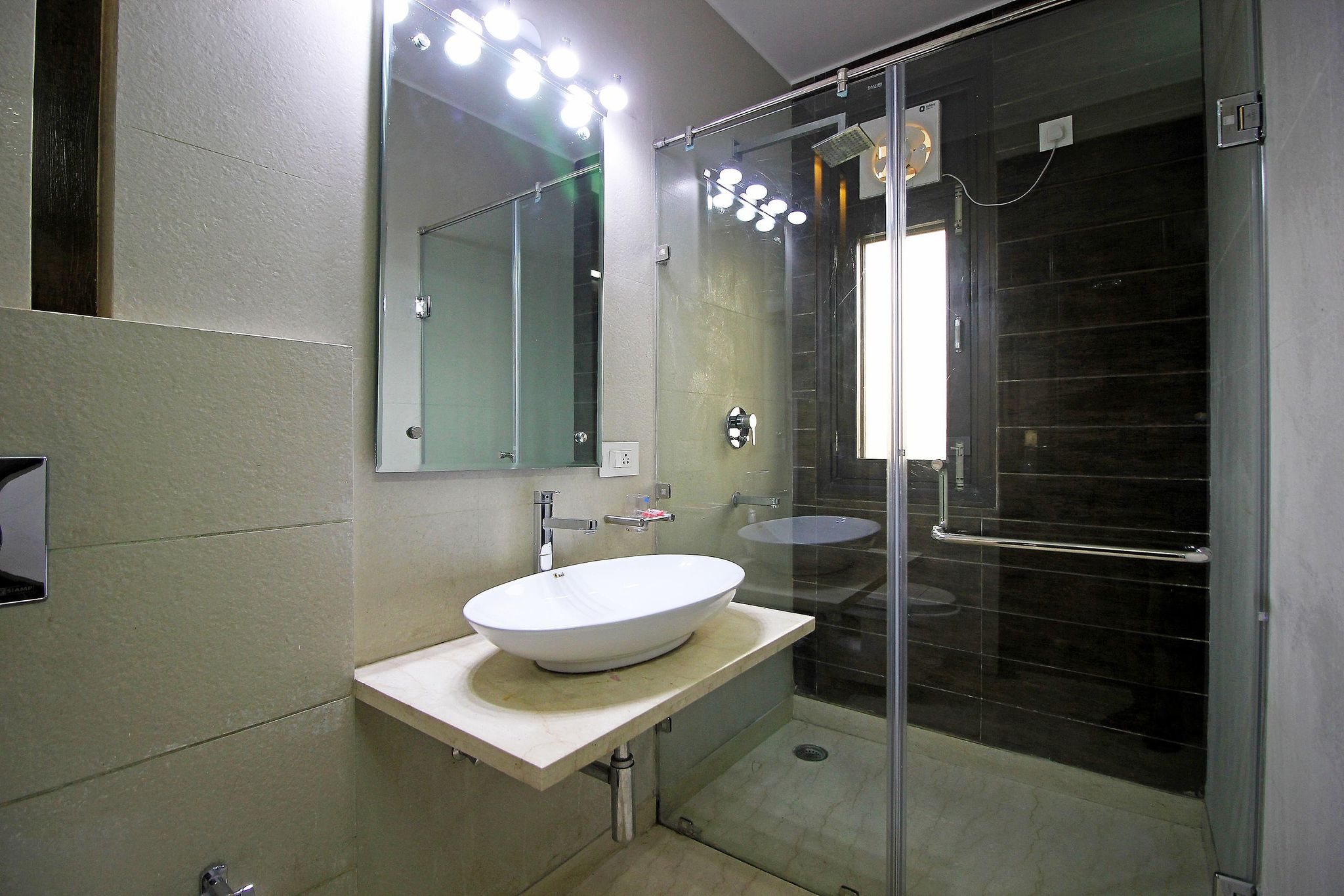 Gazebo Inn & Suites Super Deluxe Room with Balcony and Living Area 14