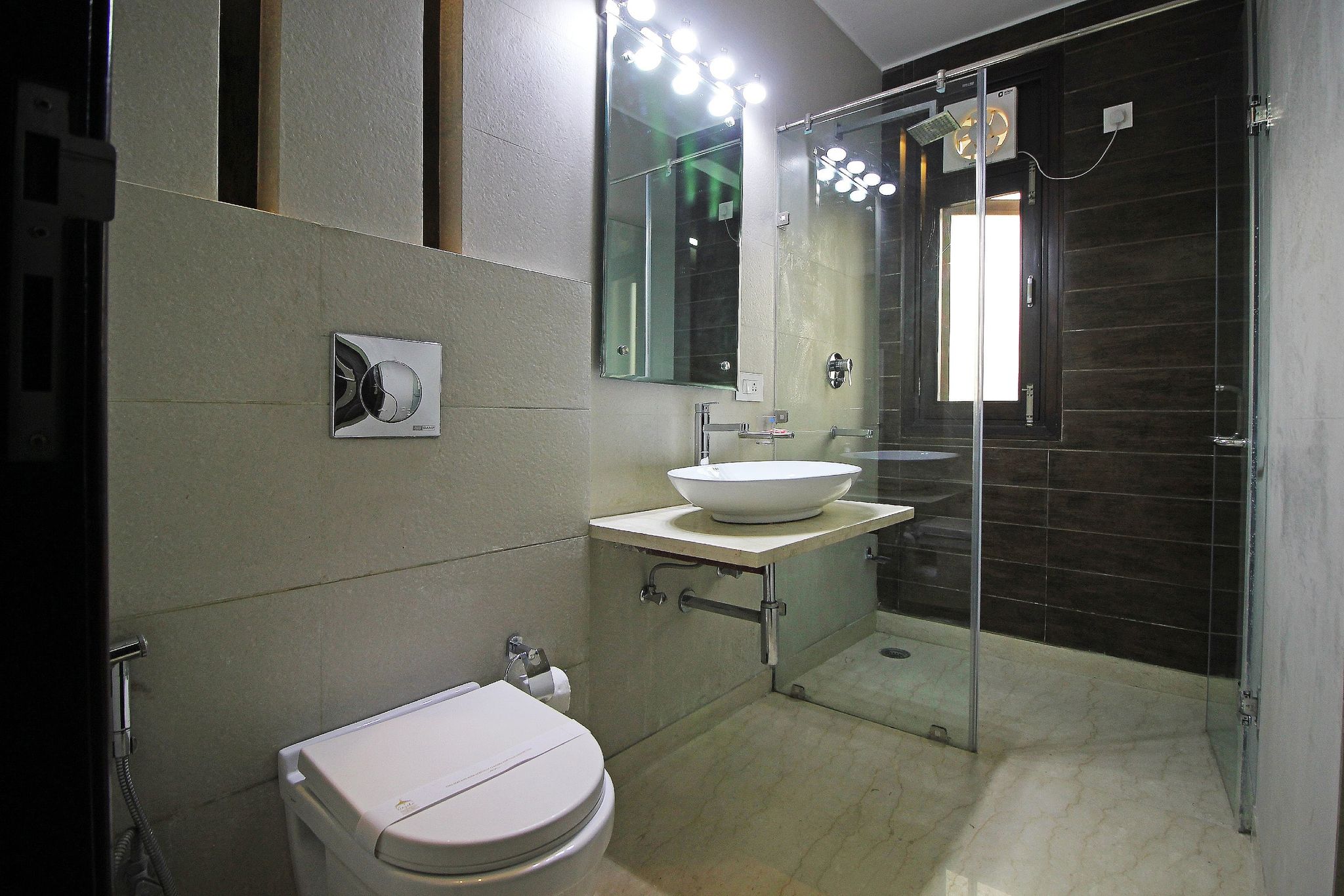 Gazebo Inn & Suites Super Deluxe Room with Balcony and Living Area 13