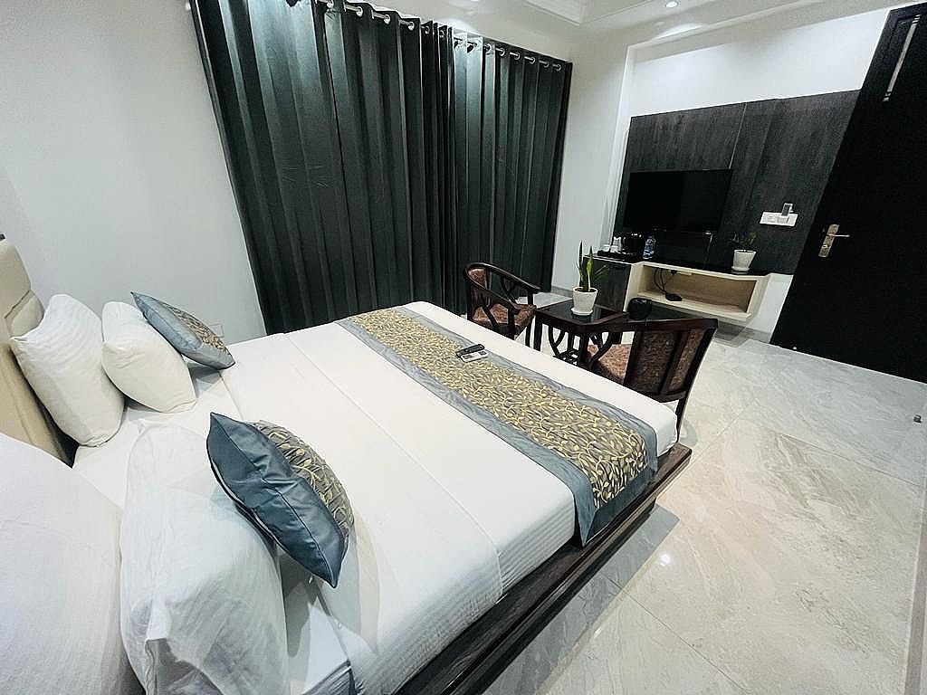 Premium Room with Balcony and Living Area