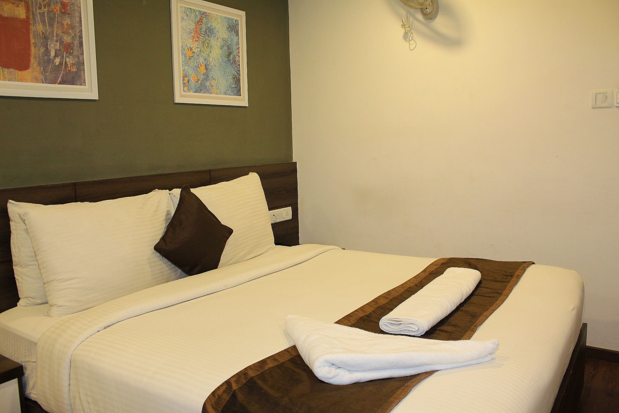 Hotel Royal Inn Deluxe Room