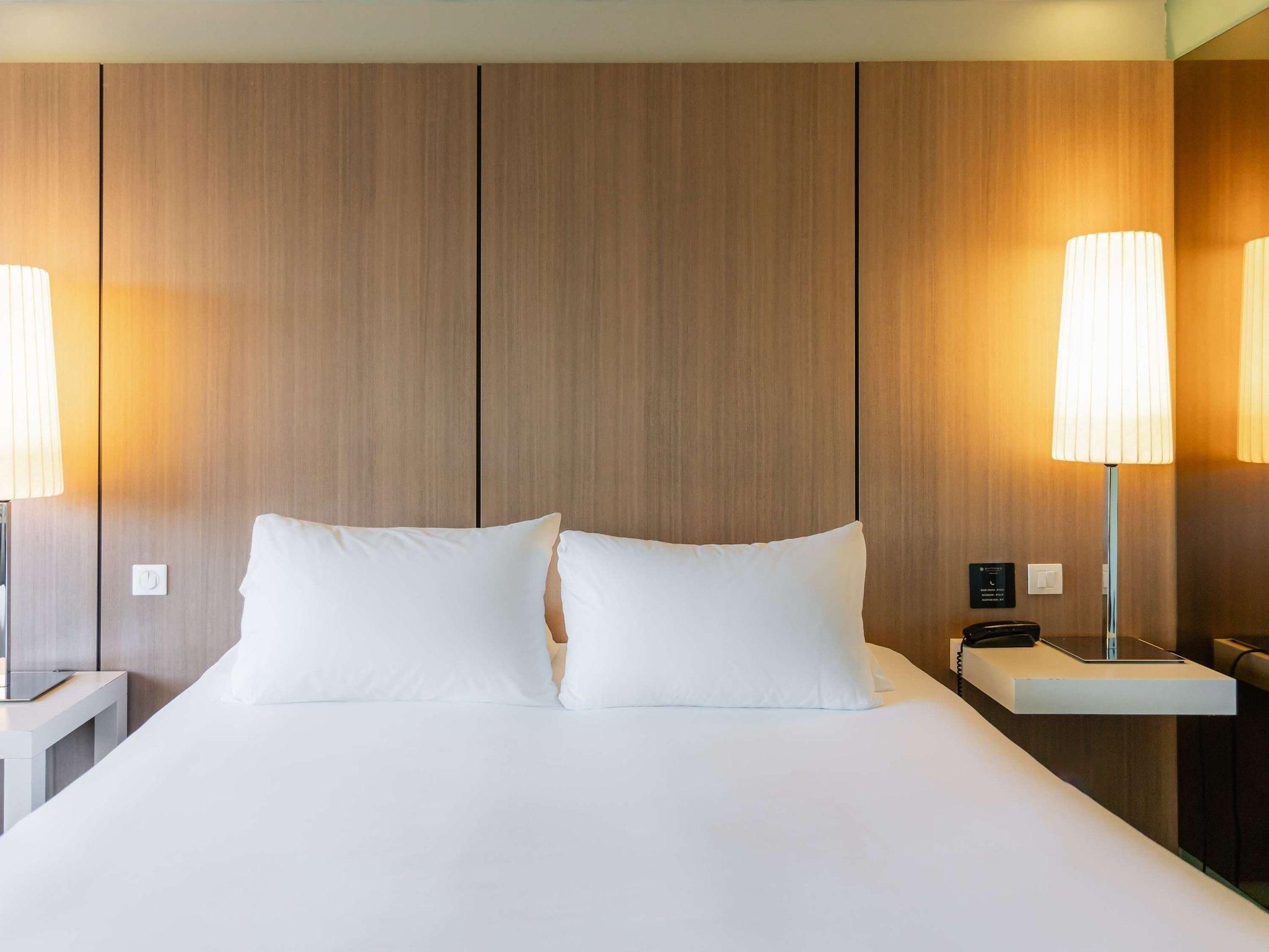 Deluxe Room 1 King Bed