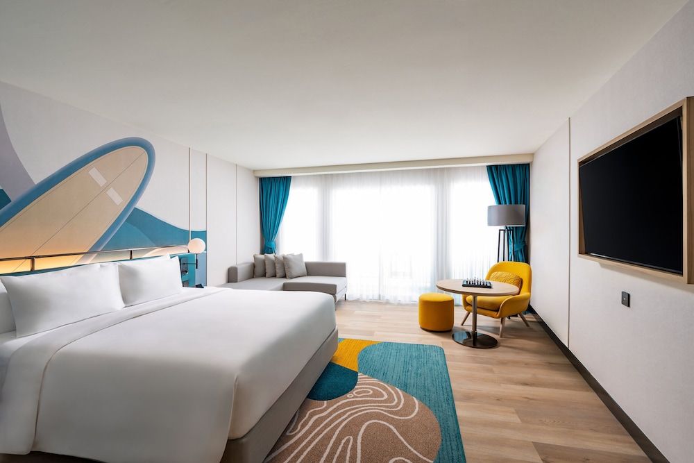 M Social Hotel Phuket Room (Social Cosy King, Sunkissed) 2