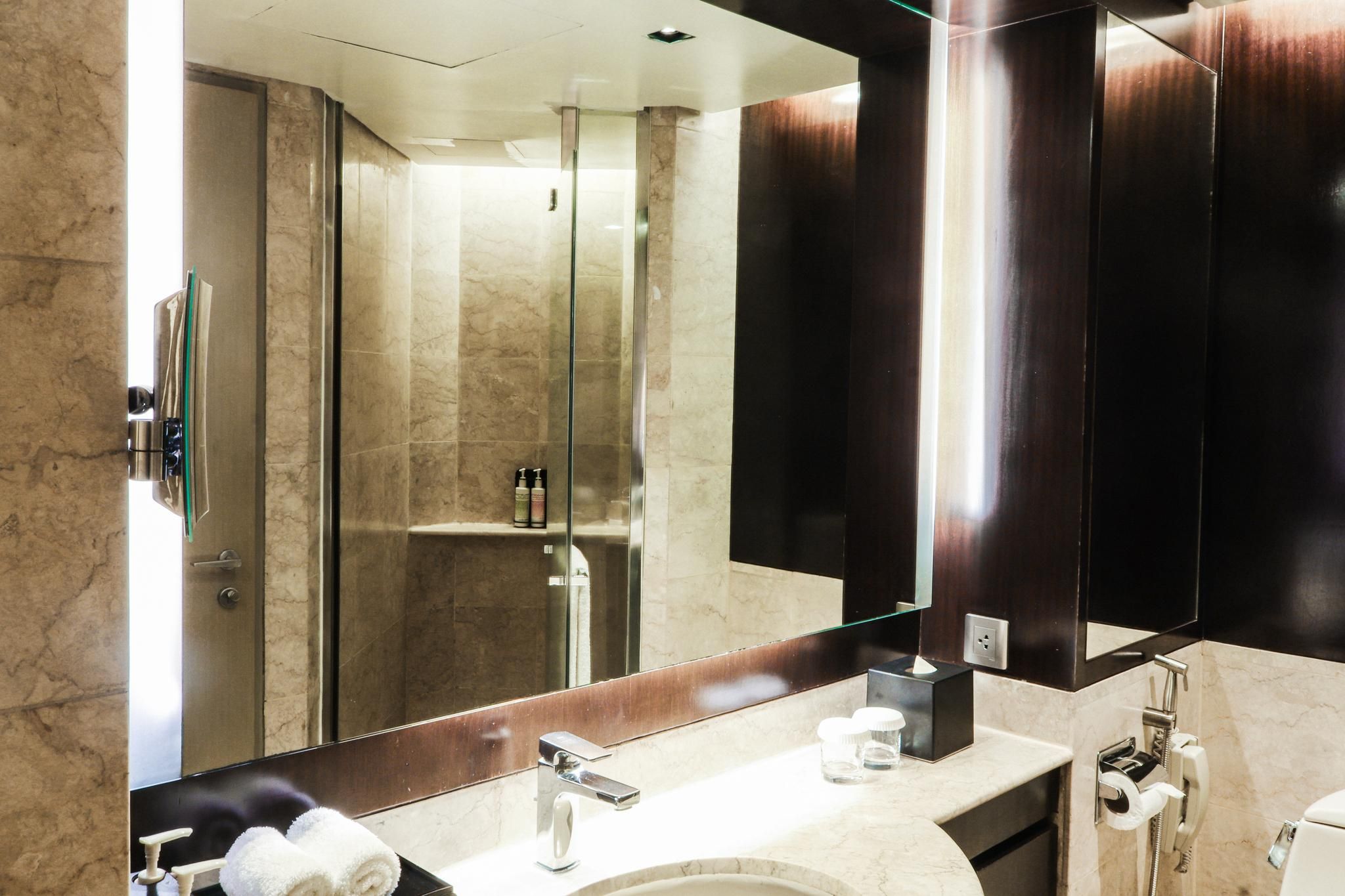 undefined New World Makati Hotel 8