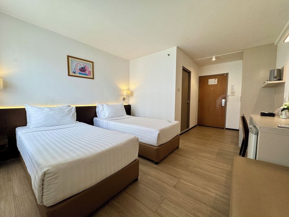 undefined Seasons Siam Hotel 2