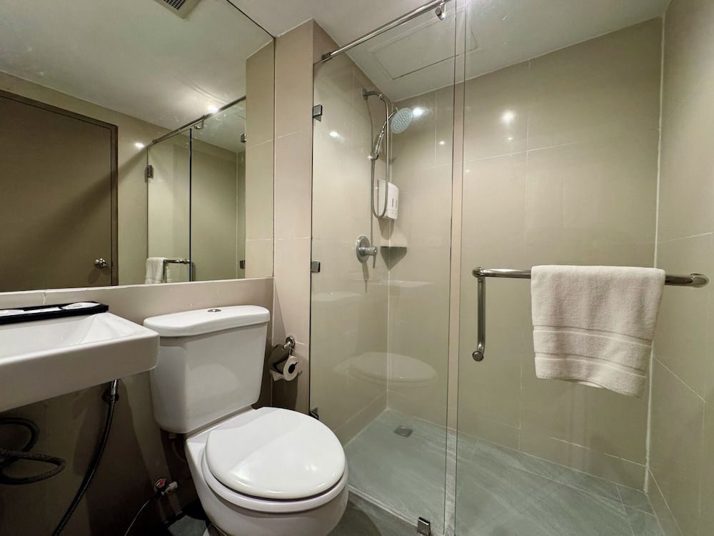 Seasons Siam Hotel Standard Twin Room 3