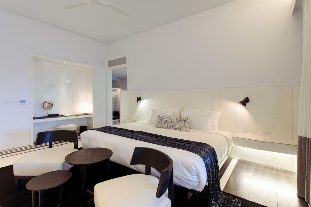 Pool Suite