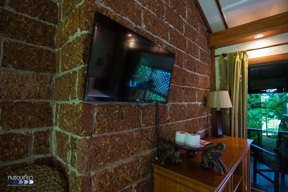 Faye Orchid Resort Classic Family Villa with Bath Tub 10