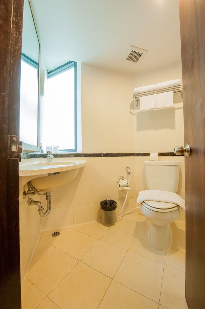 undefined The Seasons Bangkok Huamark 9