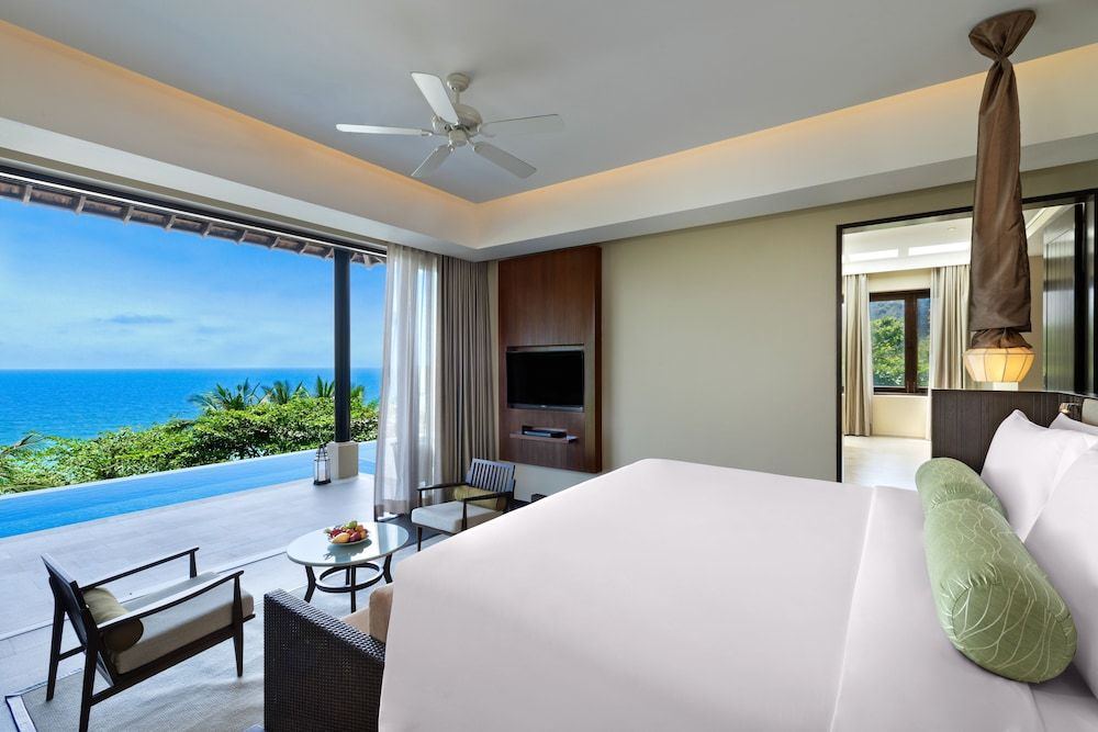 Suite, 1 King Bed, Ocean View (Vana Belle Suite)