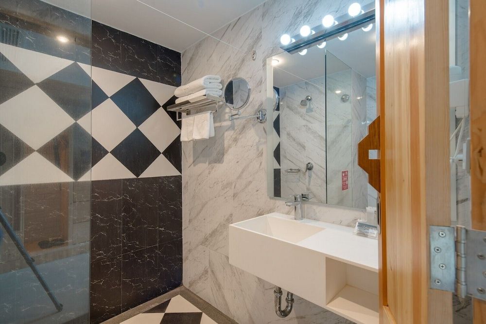 DARA Hotel Deluxe Room King Bed 5