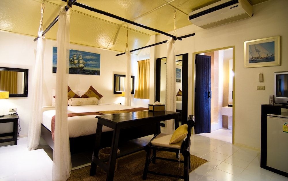 Lawana Escape Beach Resort Deluxe Private Pool Villa 10