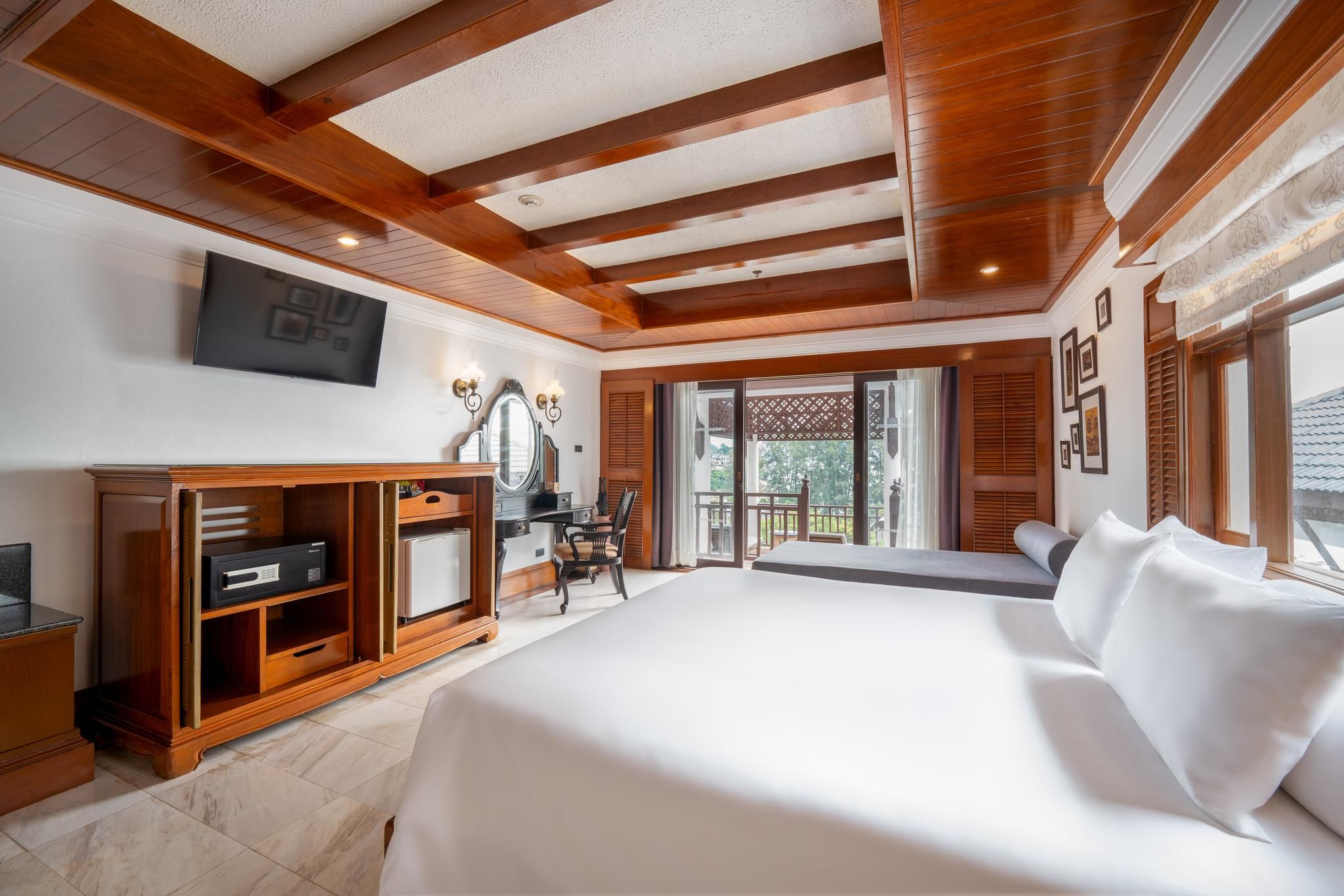 Thavorn Beach Village Resort & Spa Phuket Hillside with Terrace Bathtub 5