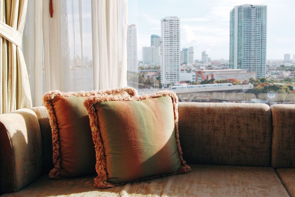 Shangri-La Bangkok Shangri-La Wing, Deluxe Room, 2 Twin Beds 5