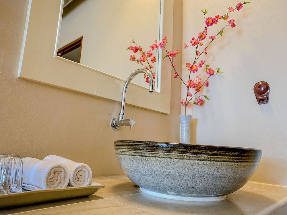 Sino House Phuket Hotel Deluxe Room 16