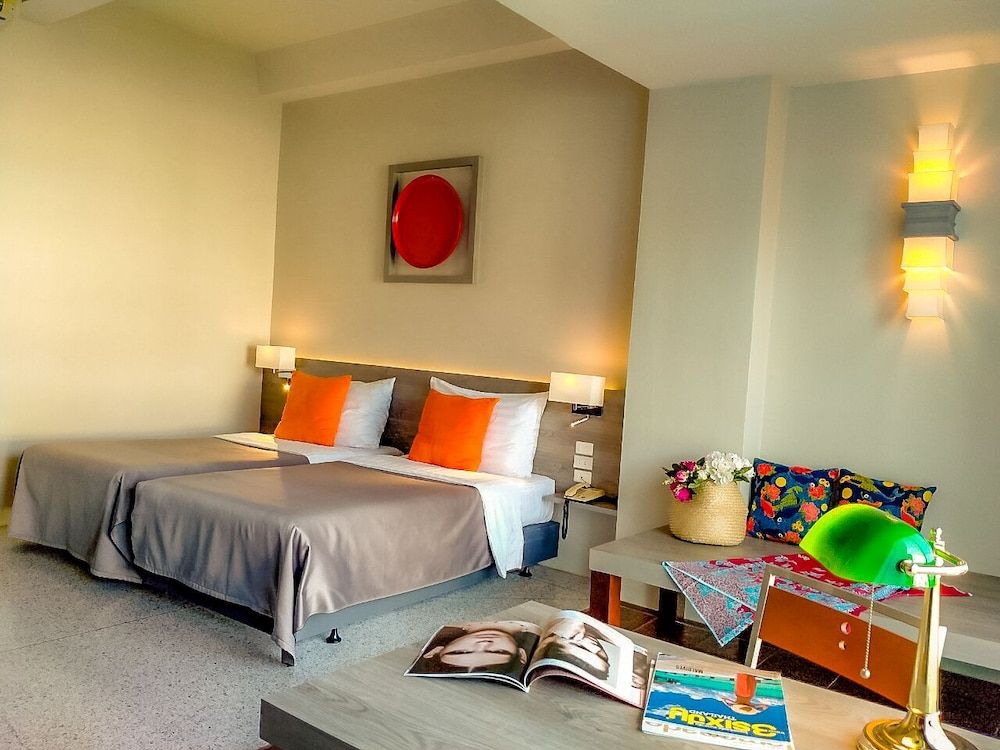 Sino House Phuket Hotel Deluxe Room 6