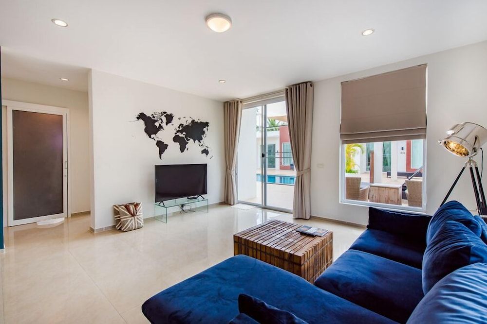 The Beach Village Resort Premium Two Bedrooms Pool Suite with Roof terrace