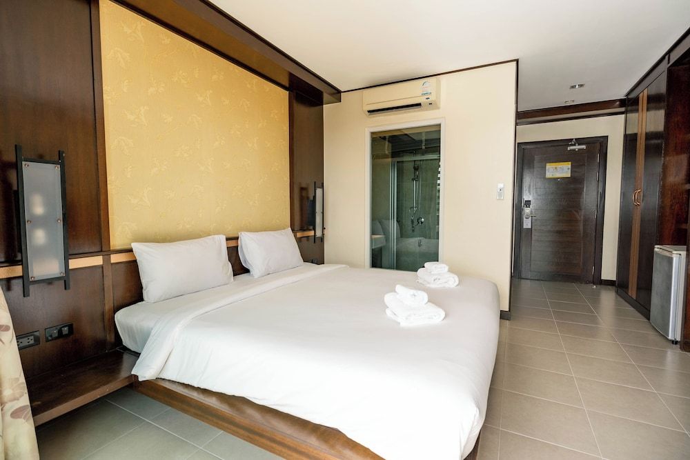 Ratana Hotel Chalong Superior Room 7