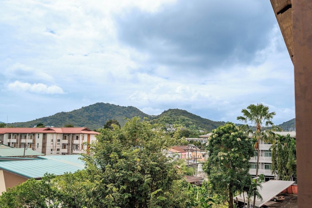 Ratana Hotel Chalong Superior Room 10