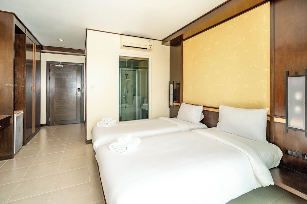 Ratana Hotel Chalong Superior Room 6