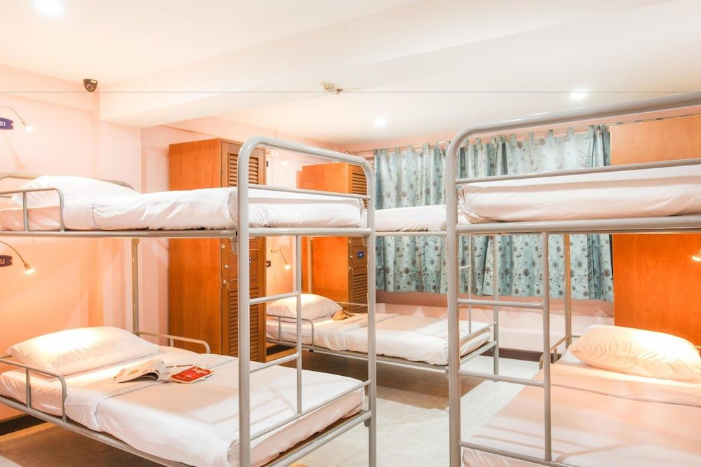 8 Beds Mixed Dormitory Room only