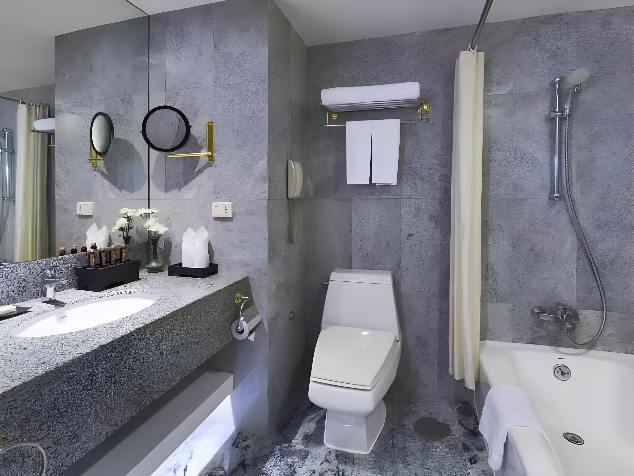 Avani Ratchada Bangkok Hotel Deluxe Room 2