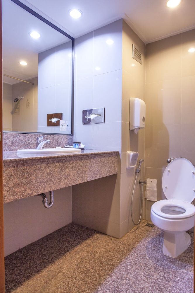 Cholchan Pattaya Beach Resort Moonlight Room 5