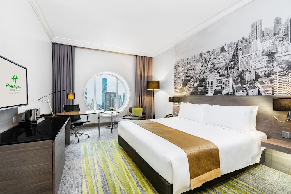 Suite, 1 King Bed, Non Smoking, City View