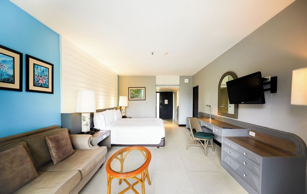 Tropical Superior (No View) King Bed