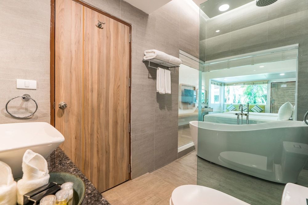 Chaba Cabana Beach Resort Deluxe Villa 4