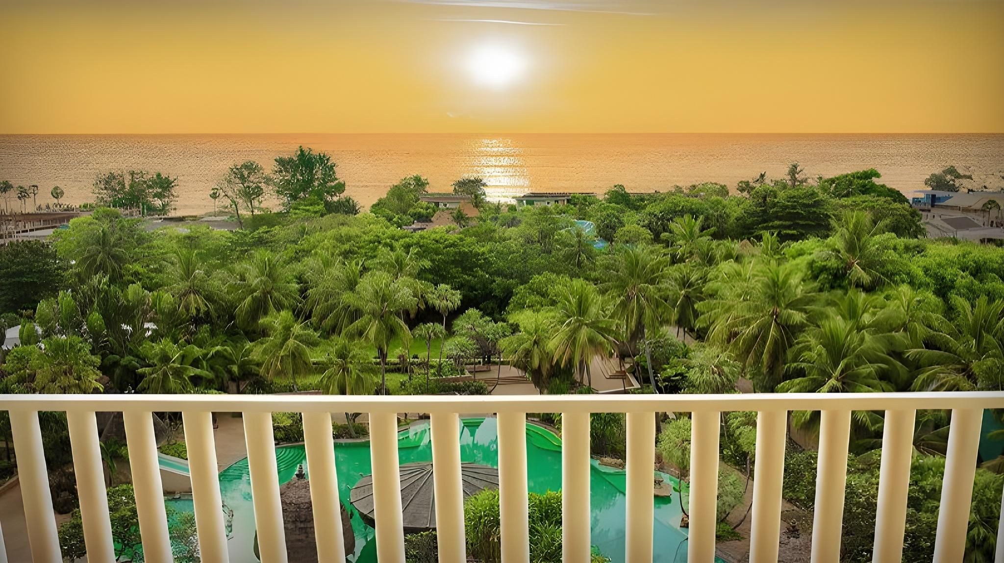 Paradox Sea View Twin Room