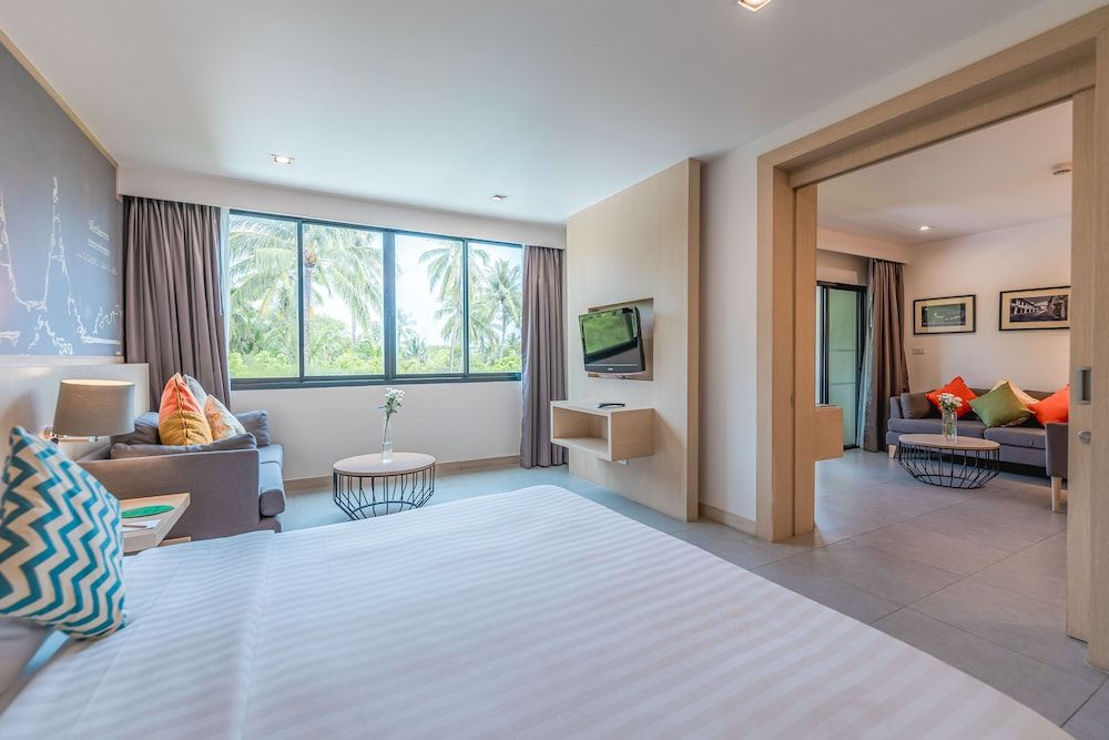 One-Bedroom Suite Garden View