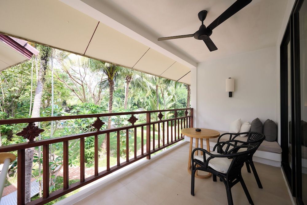 Paradise Beach Resort Samui Deluxe Double Room, 1 King Bed, Garden View 4