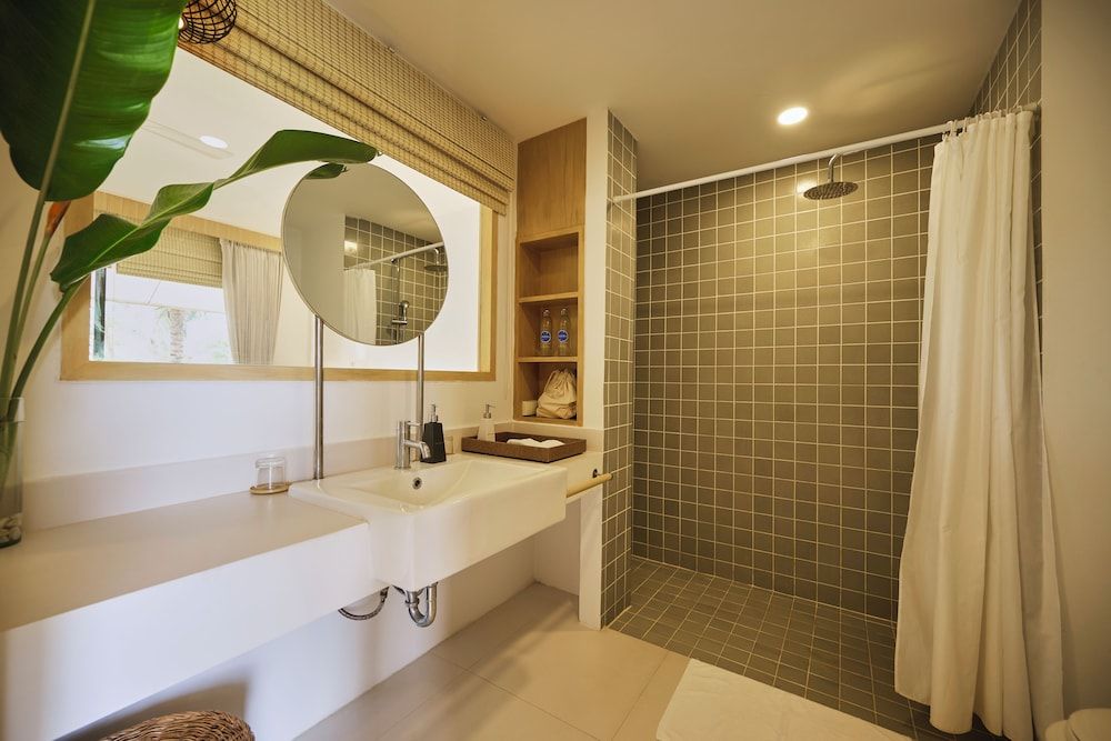 Paradise Beach Resort Samui Deluxe Double Room, 1 King Bed, Garden View 6