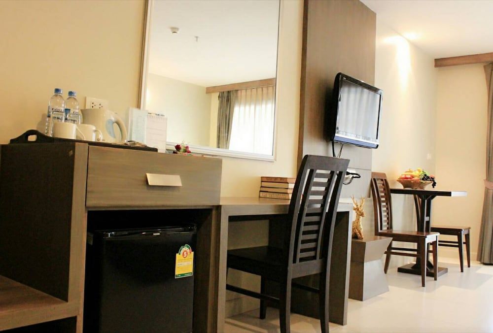 Pattaya Loft Hotel Superior Double or Twin Room 4