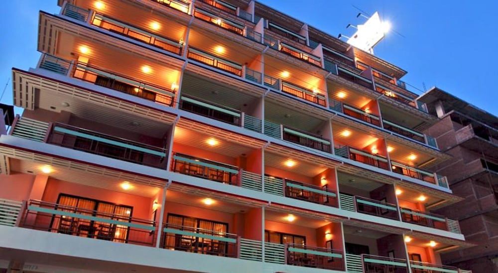 undefined Pattaya Loft Hotel 4