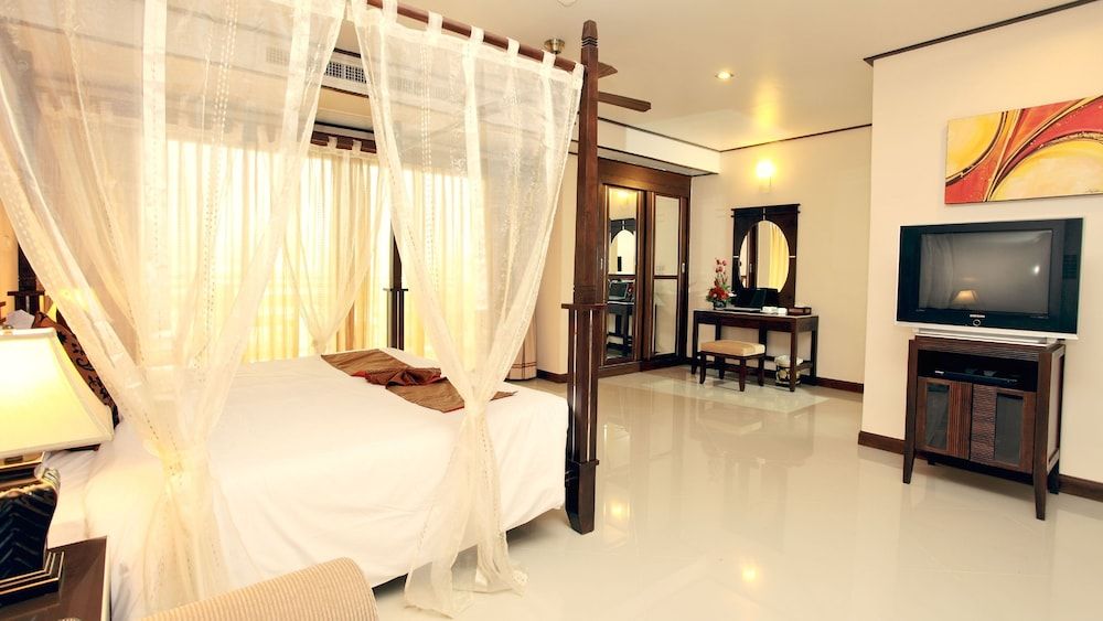 undefined Pattaya Loft Hotel 3