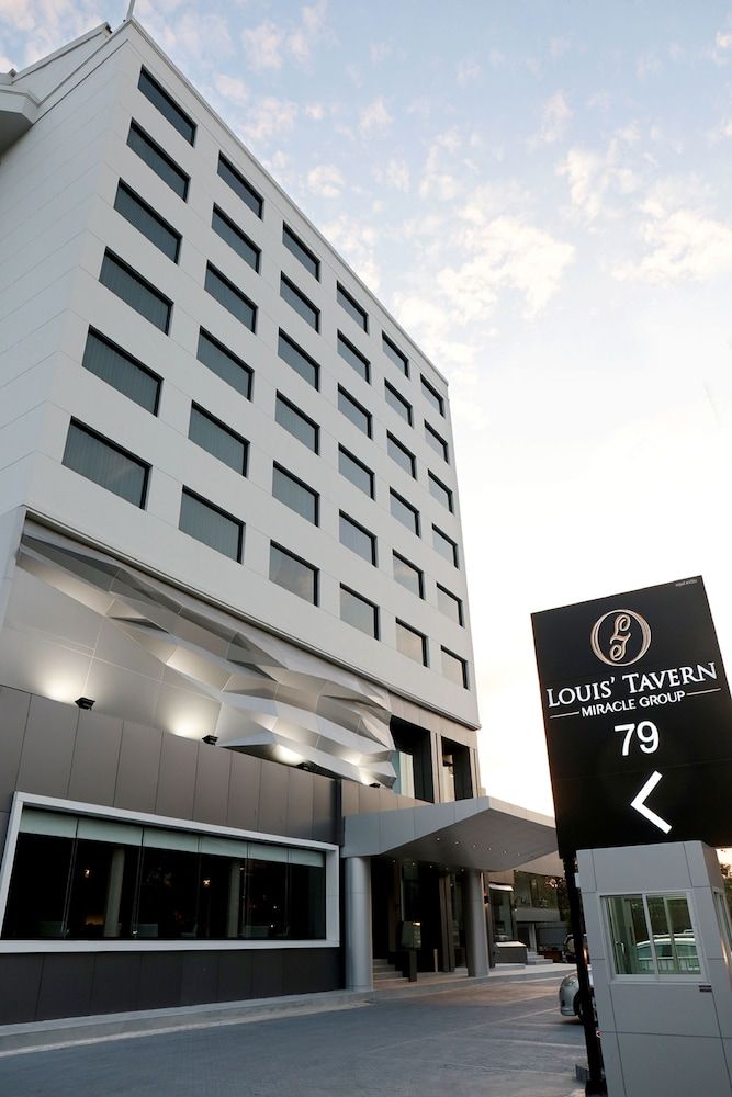 undefined Louis' Tavern Hotel Don Muang 3