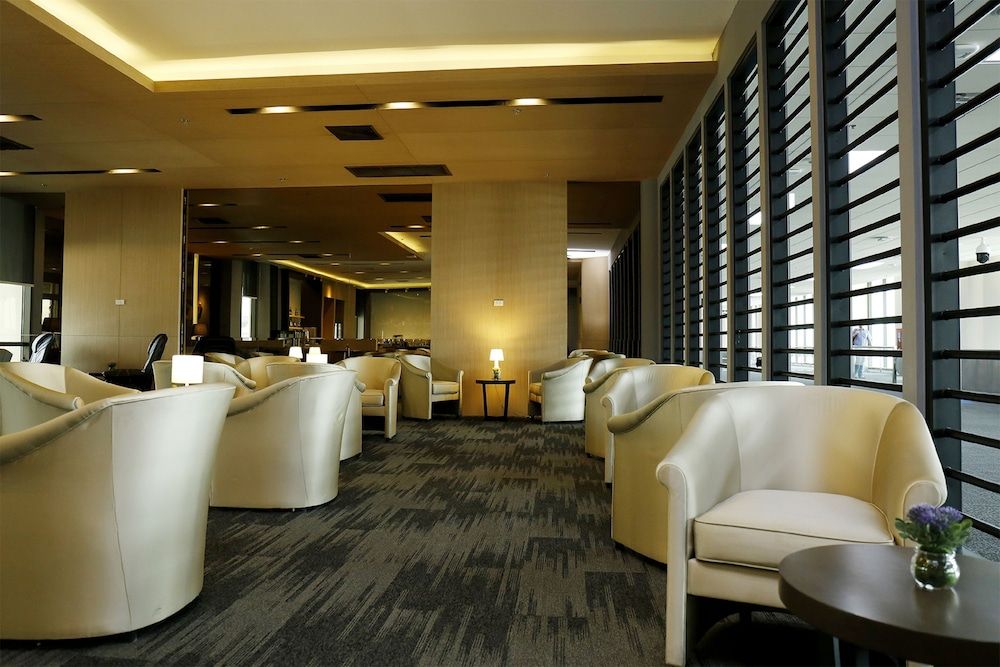 undefined Louis' Tavern Hotel Don Muang 10